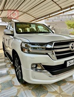 تۆیۆتا لاند کروزەر